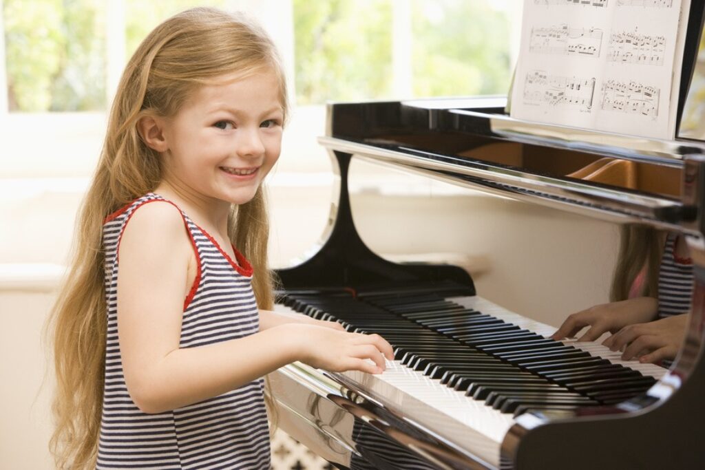 dienblad entiteit pot 10 tips om je kind te helpen bij het piano leren spelen -  BesteDigitalePiano.nl